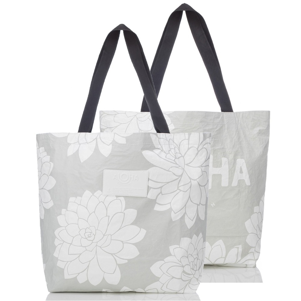 ALOHA COLLECTION KAHOOLAWE HINAHINA REVERSIBLE TOTE AND SMALL POUCH SET